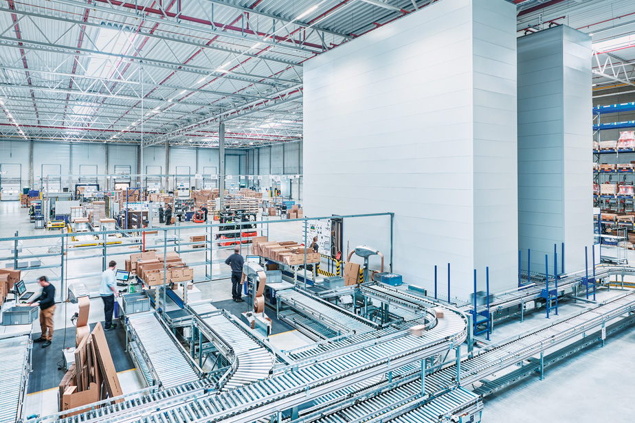 Vertical Buffer Module_conveyor_Delaval_Kardex-1200x628-6b2b919-Featured Image